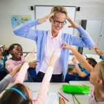 Prevrashtane na stresa v gradivno izrastvane. Motivatsiyata kato kluch kam uspeha v prepodavaneto v uchilishte Obuchenieto e podhodyashto za direktori i vsichki pedagogicheski spetsialisi
