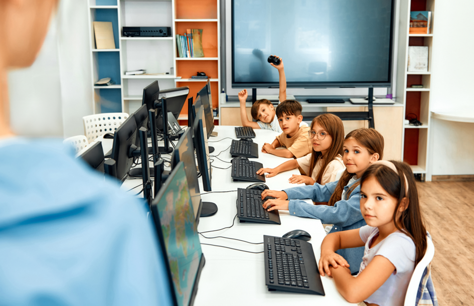 Metodi i strategii za integrirane na razlichni tehnologii v uchebnite zanimania s cel podpomagane na ucheneto i razvivane na digitalna gramotnost.