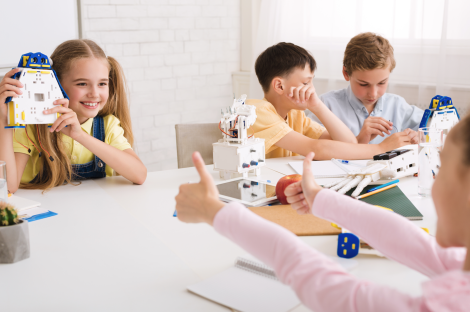 obuchenia, koito uchat pedagogicheski specialisti kak da prilojat principite na igrovite igri v uchebnata sreda.